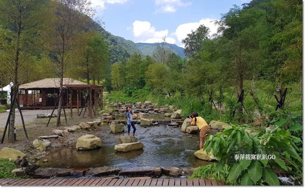 快跳進「大鳳梨」游泳!宜蘭豪華營地免搭帳篷就能住,還有瀑布造景超美拍 快跳進「大鳳梨」游泳!宜蘭豪華營地免搭帳篷就能住,還有瀑布造景超美拍