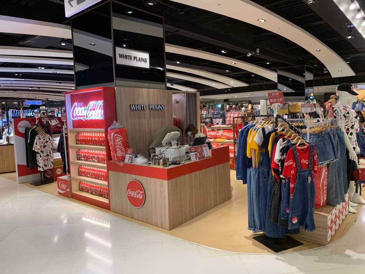 【新開店】全台首家「可口可樂快閃店」一次開3間！多達300多款商品這裡買