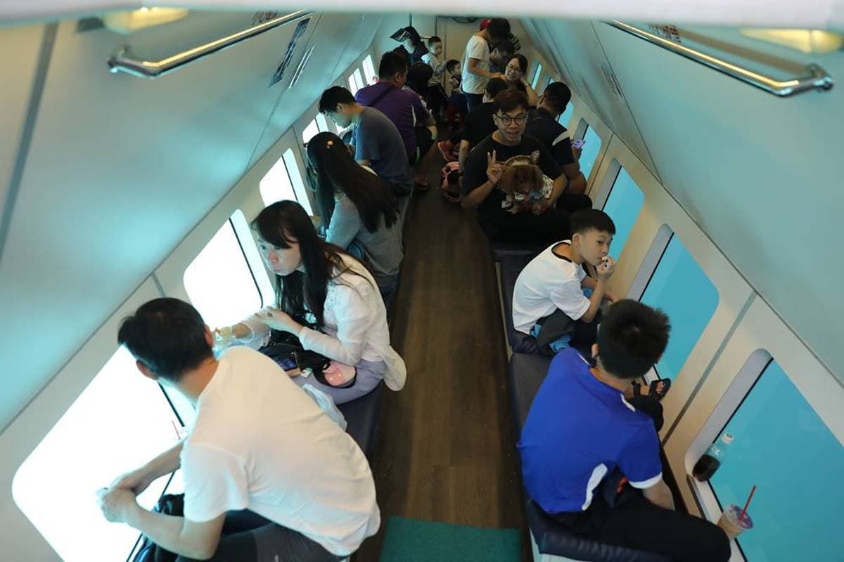 小琉球最霸氣玩法！玻璃半潛艇不下水賞海龜，包船還能海上魔毯、SUP玩到爽