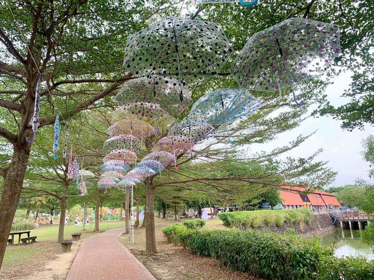 風車節開跑「免費入園」,台灣唯一風車主題園區像極了荷蘭,必拍愛情雨傘步道 風車節開跑「免費入園」,台灣唯一風車主題園區像極了荷蘭,必拍愛情雨傘步道
