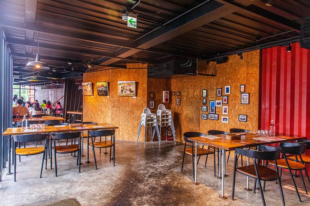 網美打卡最愛!內湖「貨櫃玻璃屋」餐廳日夜都好拍,必點清爽封肉帶中藥香 網美打卡最愛!內湖「貨櫃玻璃屋」餐廳日夜都好拍,必點清爽封肉帶中藥香