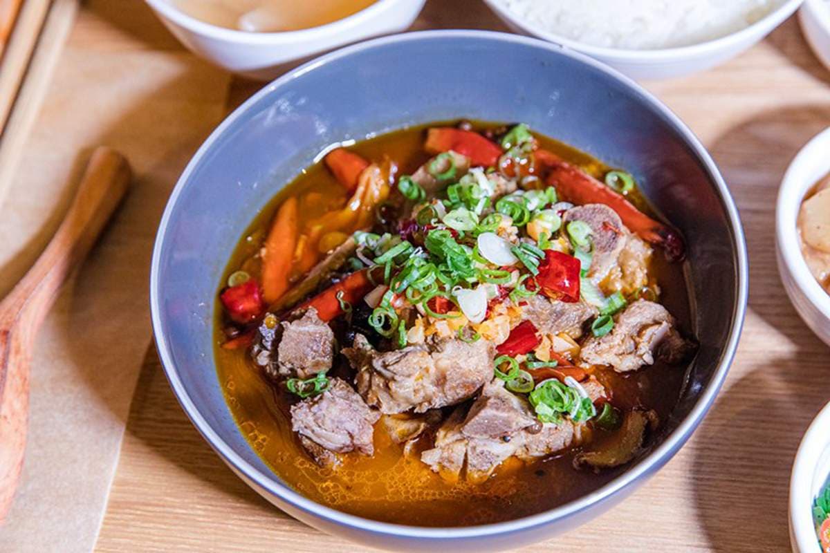 網美打卡最愛!內湖「貨櫃玻璃屋」餐廳日夜都好拍,必點清爽封肉帶中藥香 網美打卡最愛!內湖「貨櫃玻璃屋」餐廳日夜都好拍,必點清爽封肉帶中藥香