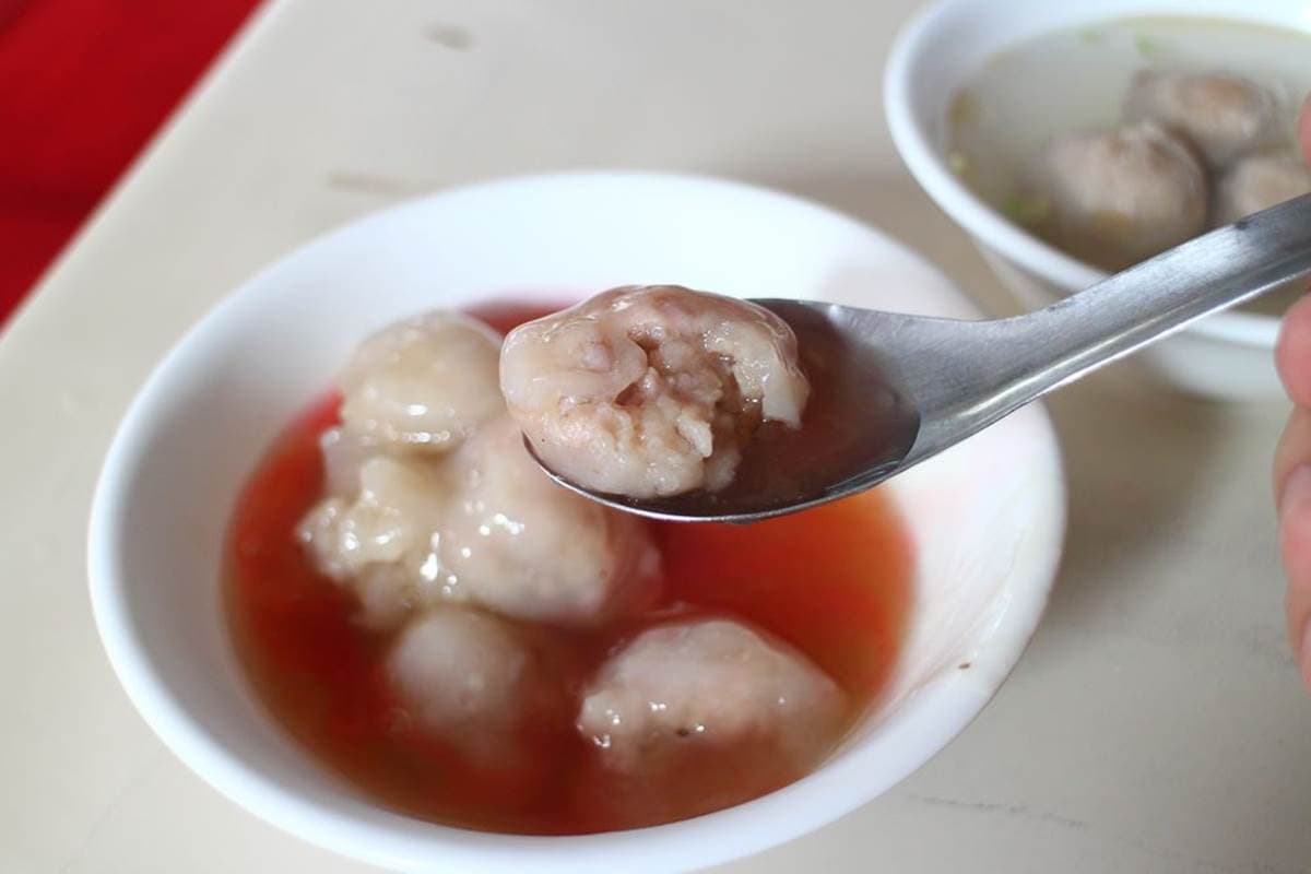 1顆5元還不吃爆！高雄老字號肉圓Q彈唰嘴，隱藏版吃法加清湯、自製辣油秒升級
