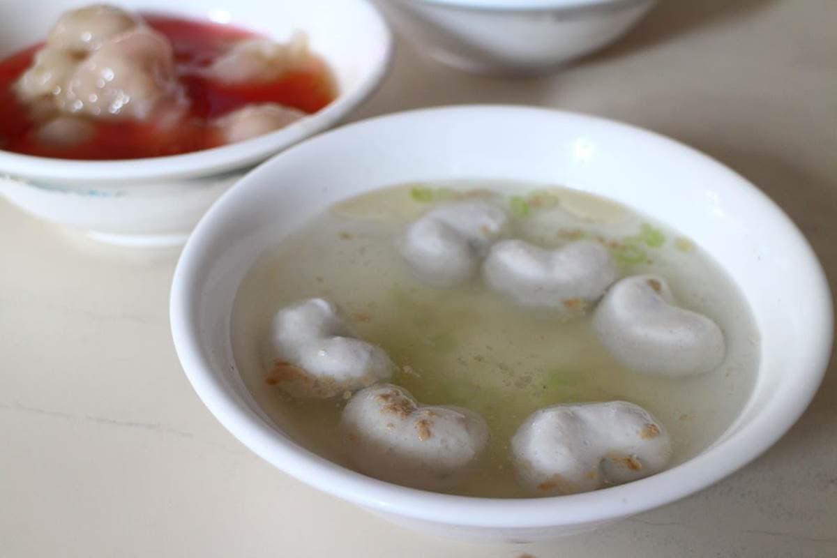 1顆5元還不吃爆！高雄老字號肉圓Q彈唰嘴，隱藏版吃法加清湯、自製辣油秒升級
