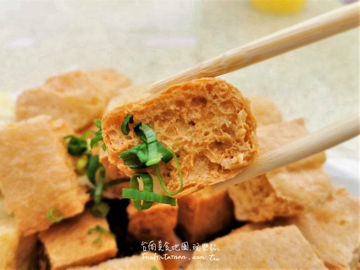 1週只賣4天還要抽號碼牌!台南廟前臭豆腐2次油炸超酥脆,必搭台式泡菜更爽口 1週只賣4天還要抽號碼牌!台南廟前臭豆腐2次油炸超酥脆,必搭台式泡菜更爽口