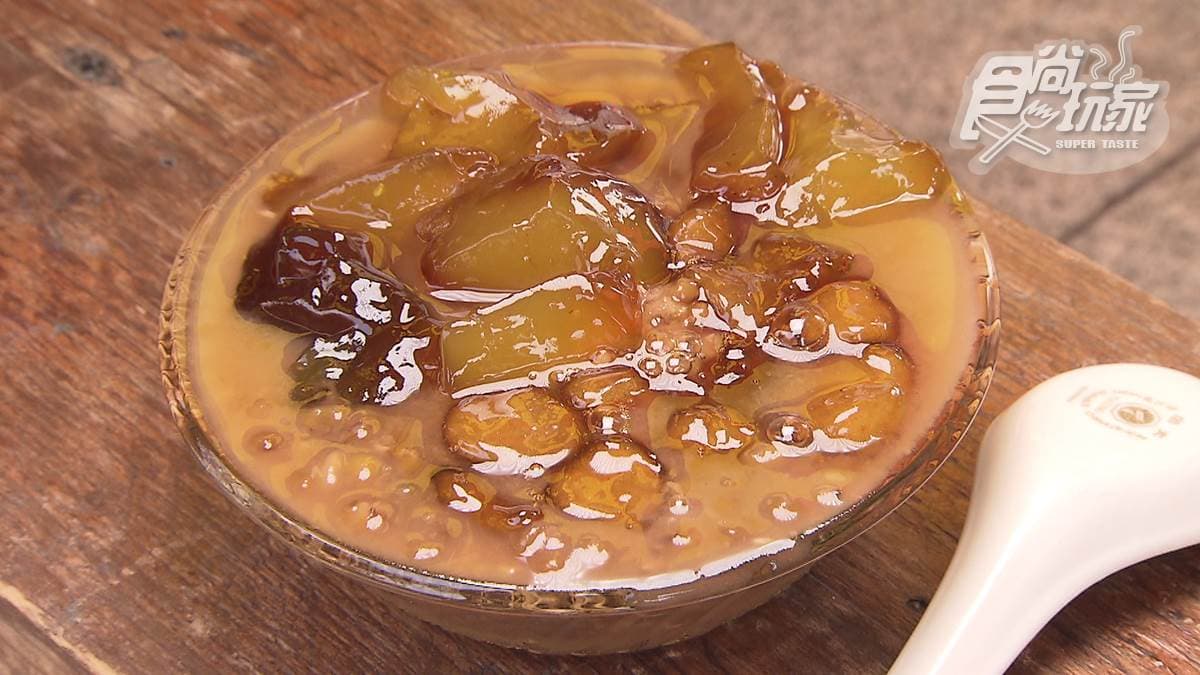 全部純手工製作！台南古早味餐車綠豆湯料超滿，軟綿粉粿、Q彈粉角都必吃