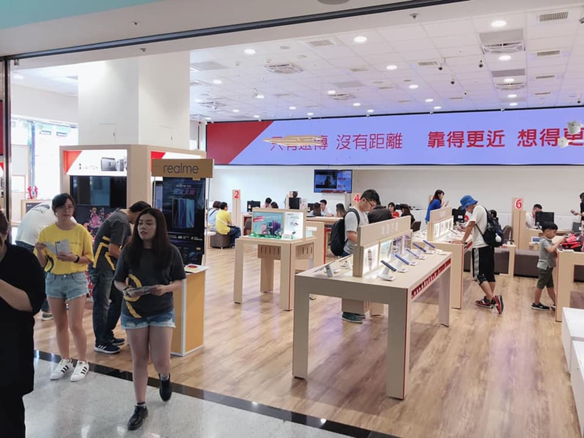 這天憑舊機買iPhone 12現折9300元！直接0元手機帶回家，還送無線充電盤