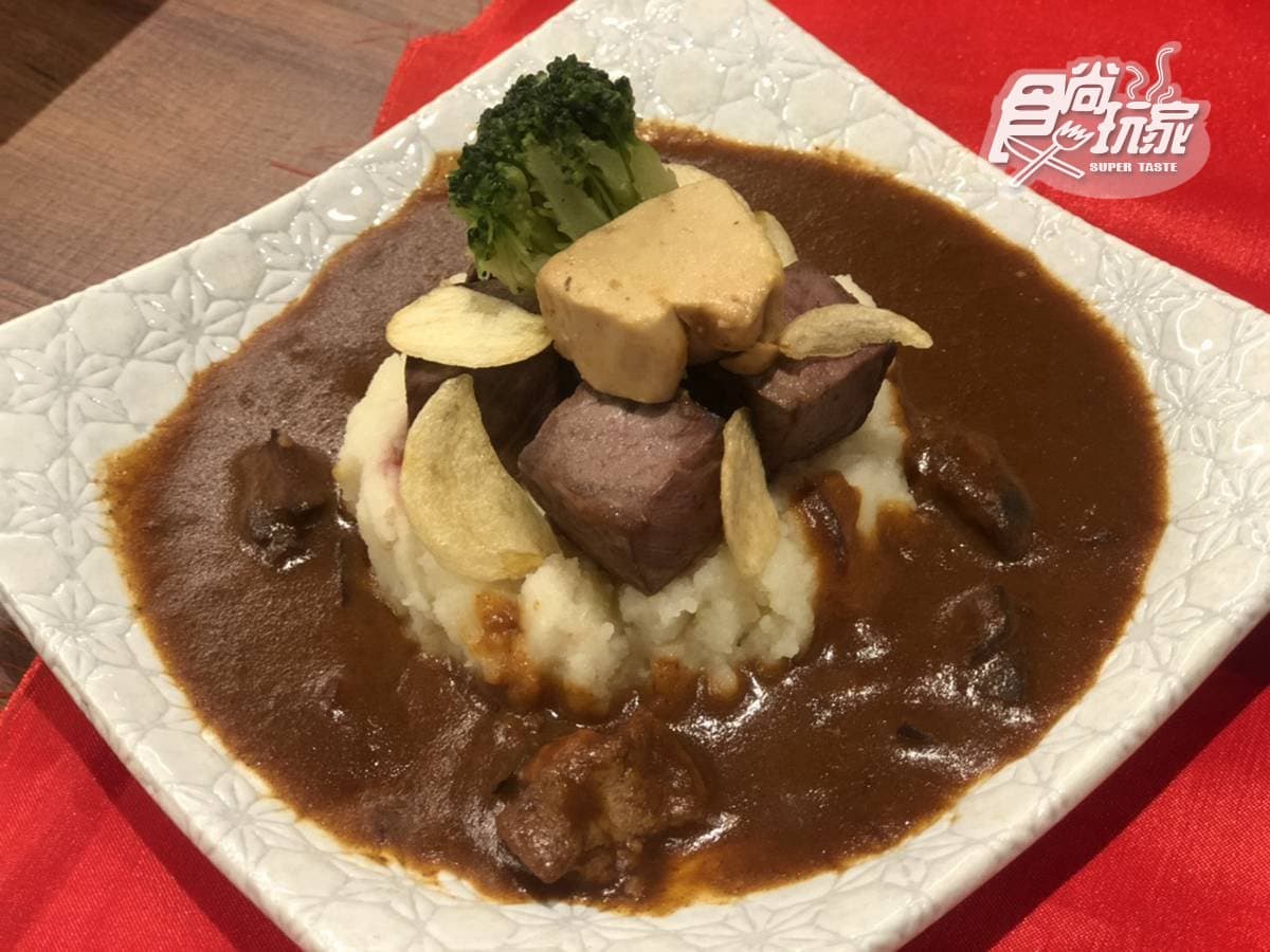 【新開店】一人599元100品燒肉吃到飽！日本超夯「上村牧場」登台，貼心燒肉列車直送到桌