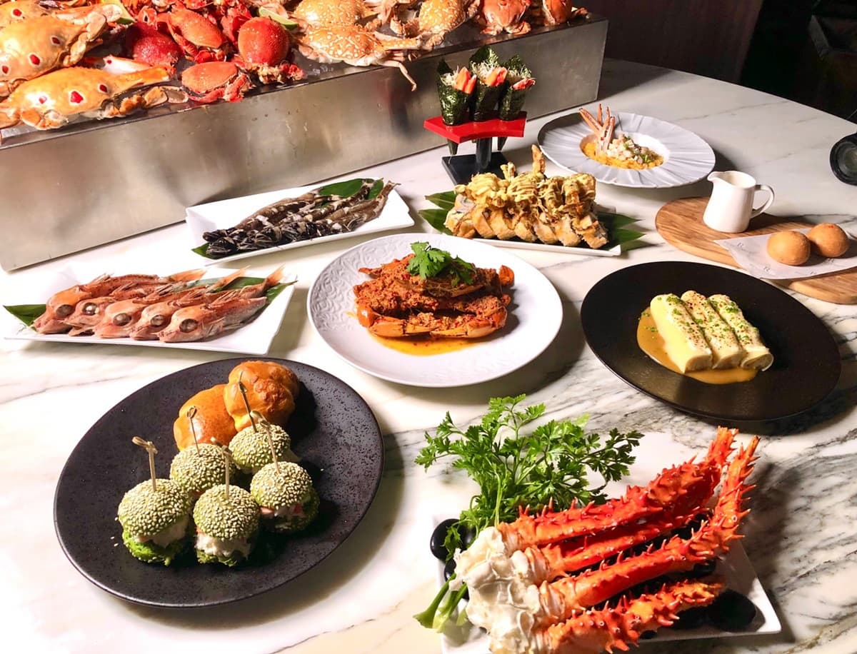 超狂2大飯店「螃蟹吃到飽」！整隻大閘蟹「免費加菜」，帝王蟹、海膽、蟹肉馬卡龍都有