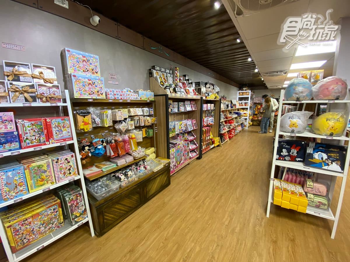出發掃貨囉!新北耶誕限定「迪士尼公主」「小木偶皮諾丘」快閃店公開,先搶艾莎、小熊維尼飾品 出發掃貨囉!新北耶誕限定「迪士尼公主」「小木偶皮諾丘」快閃店公開,先搶艾莎、小熊維尼飾品