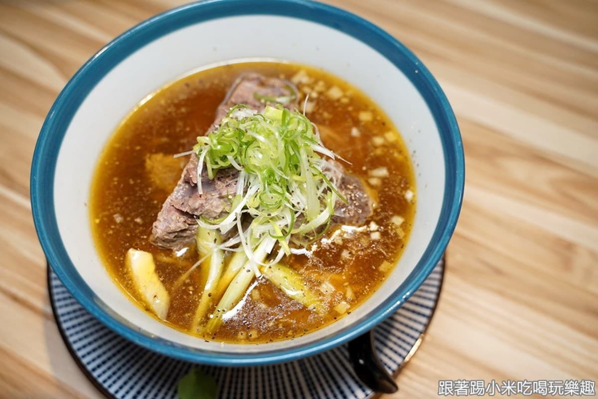 1週只賣2天！新竹隱藏版人氣牛肉麵肉塊超豪邁，濃郁日式咖哩飯也必吃