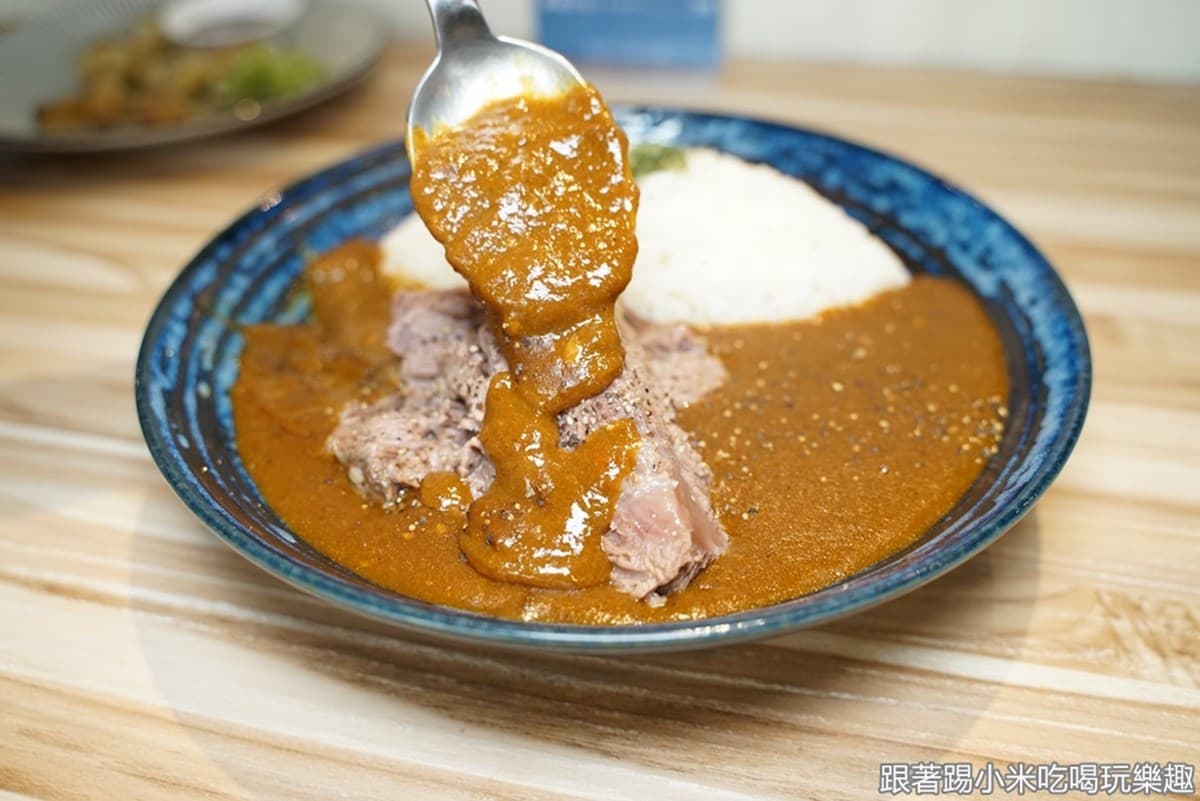 1週只賣2天！新竹隱藏版人氣牛肉麵肉塊超豪邁，濃郁日式咖哩飯也必吃