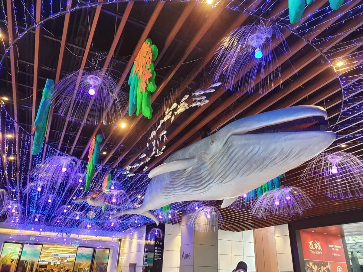 打卡海底世界！南港CITYLINK拍巨大「藍鯨」、星海燈飾，加碼送超Q鯨鯊保暖毯滿額禮