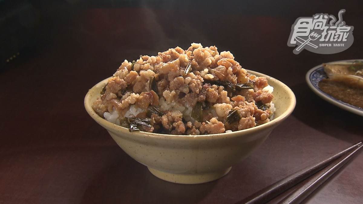 小碗只要25元！滷肉加「北斗麥芽」鹹中帶甜超下飯，三層肉入口即化也必嘗