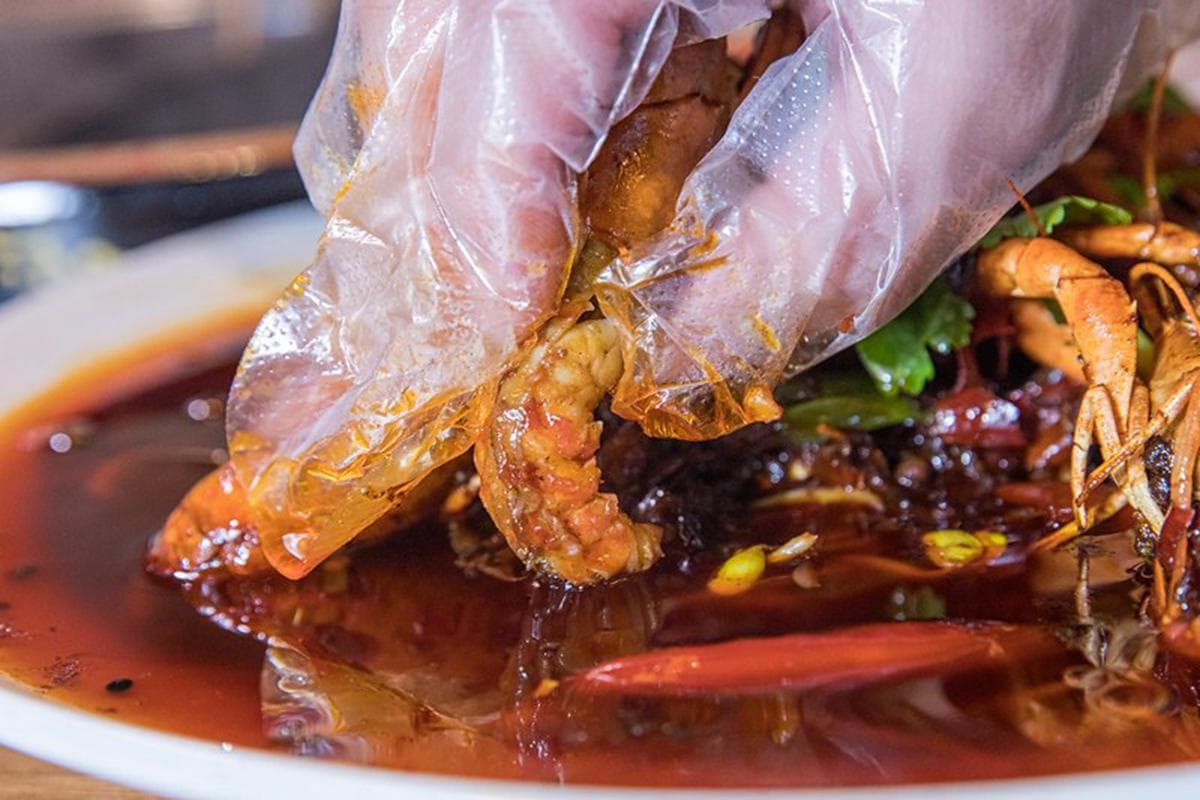嗜辣者快筆記!台北正宗四川串串鍋牛油底料隨你加,必吃爽脆牛板筋、麻辣小龍蝦 嗜辣者快筆記!台北正宗四川串串鍋牛油底料隨你加,必吃爽脆牛板筋、麻辣小龍蝦