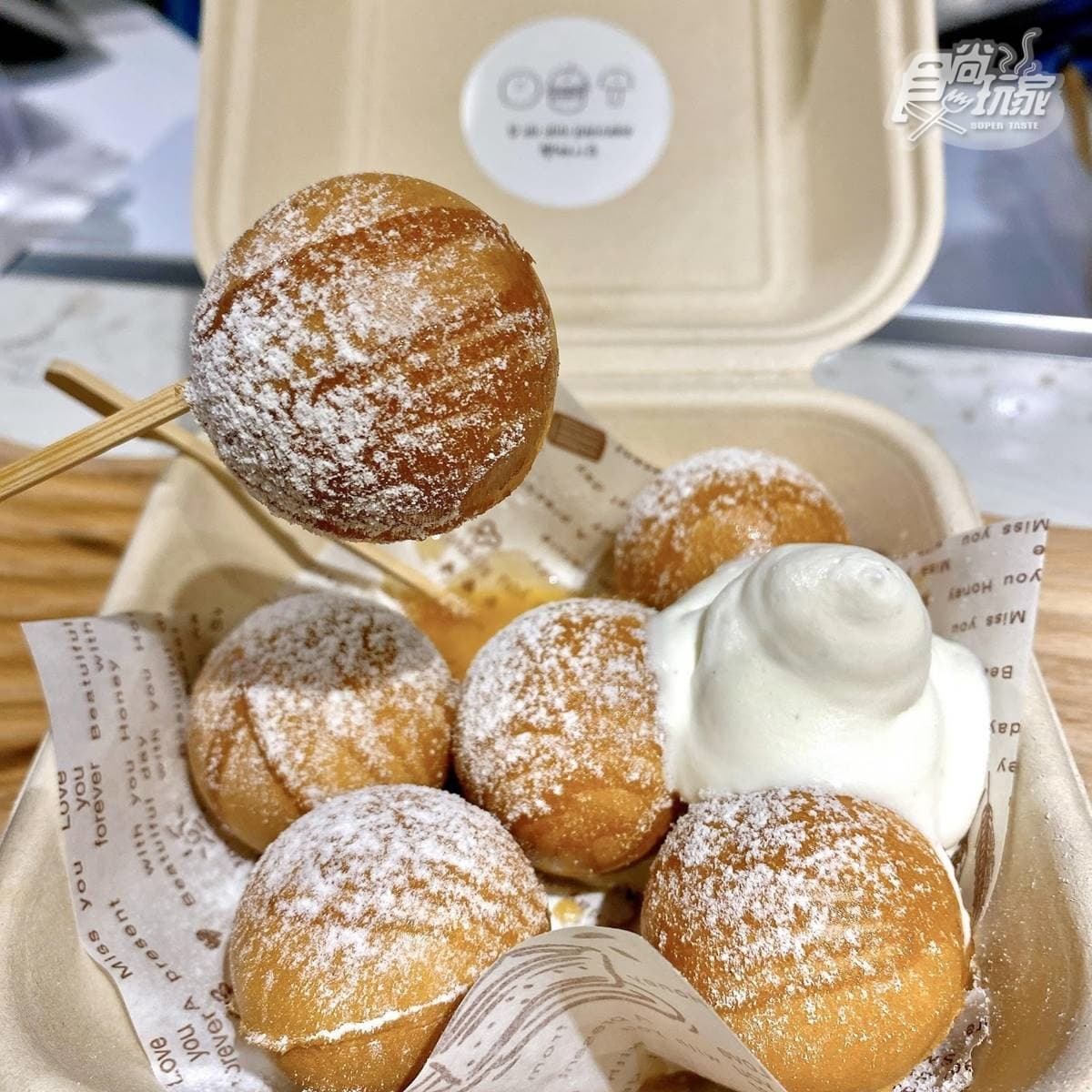【新開店】其實是鬆餅啦！「迷你漢堡」夾生菜、起司、肉片，還有蘑菇造型超好拍