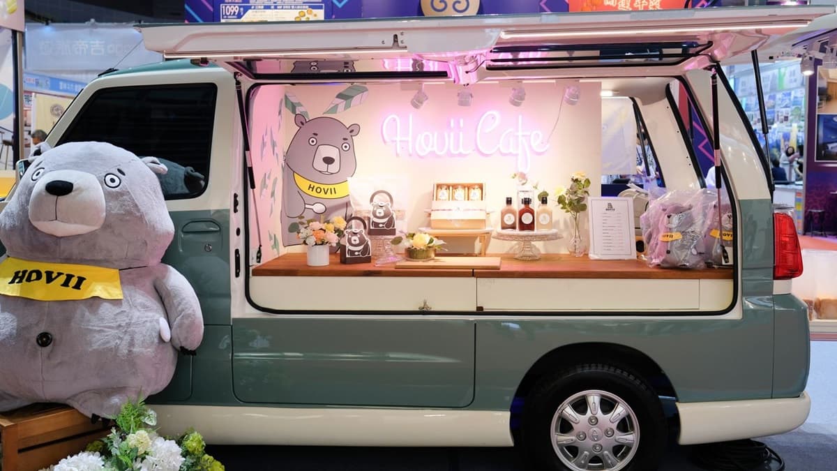 每人每晚999元爽住飯店豪華房！快閃餐車、耶誕市集都可逛，還有免稅店下樓就能買