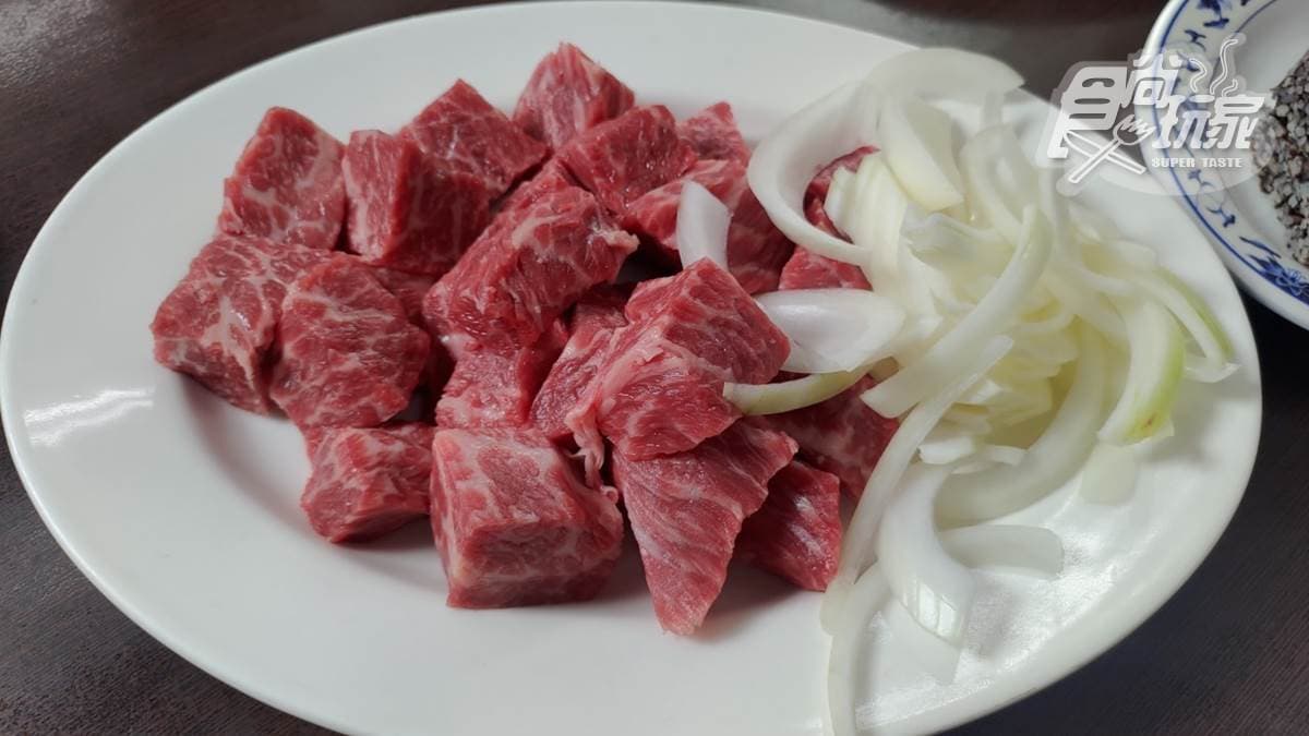 骰子牛帶有嚼勁，喜歡咀嚼口感的人會很愛。