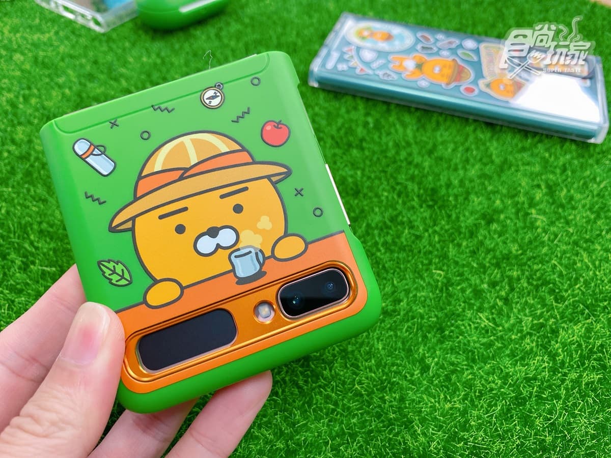 全台首款「可摺疊萊恩」這裡買！獨家5款Kakao手機配件，還能免費下載主題