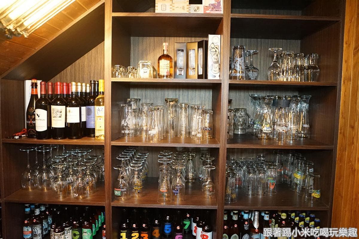 【新開店】酒控快衝!新竹居酒屋喝得到300多種精釀啤酒,必點「稻草燒」鮭魚入口即化 【新開店】酒控快衝!新竹居酒屋喝得到300多種精釀啤酒,必點「稻草燒」鮭魚入口即化