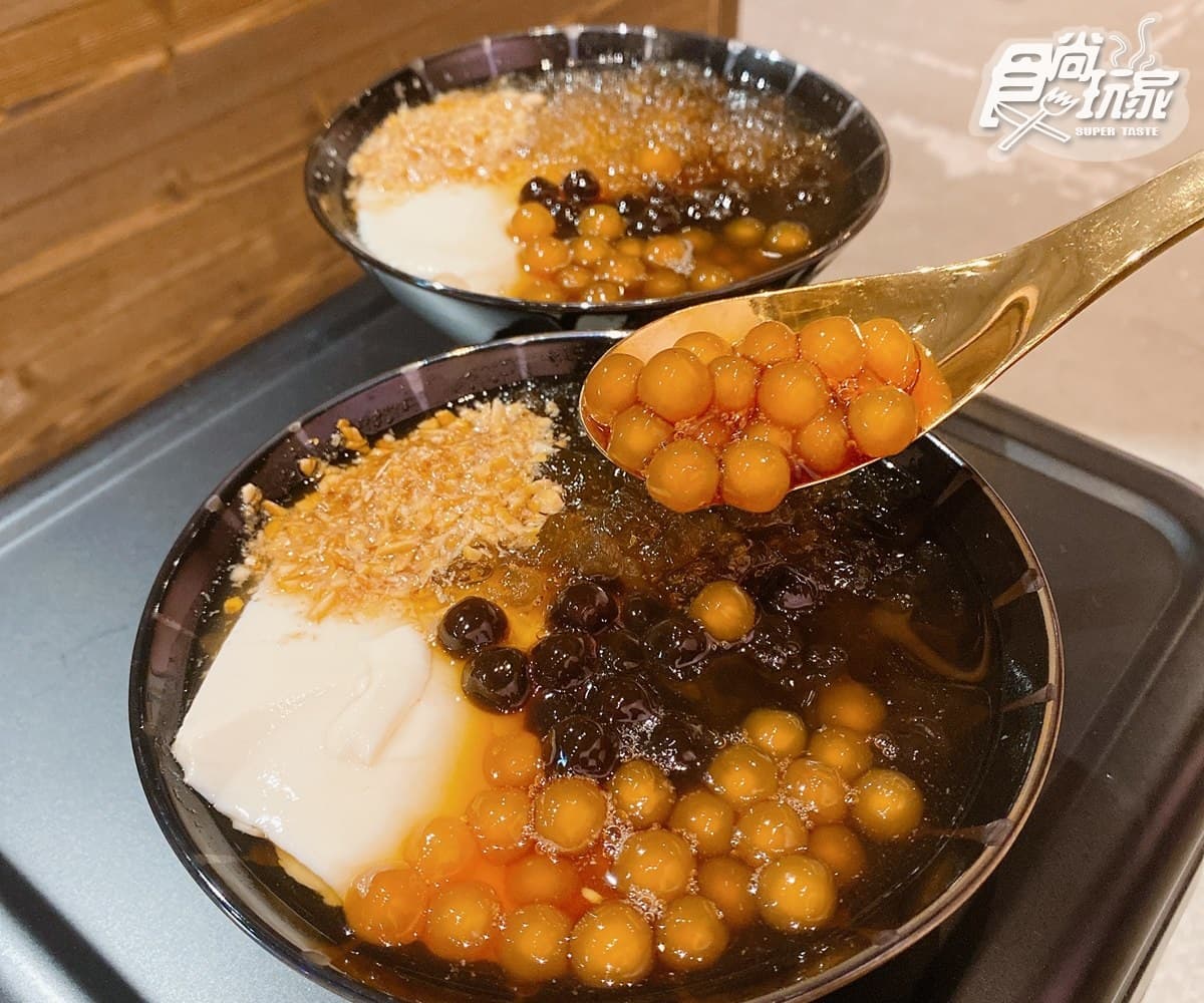 【新開店】餐車紅到開店！「泉水鹽滷豆花」撒麥芽糖花生粉，還吃得到雪燕、桃膠