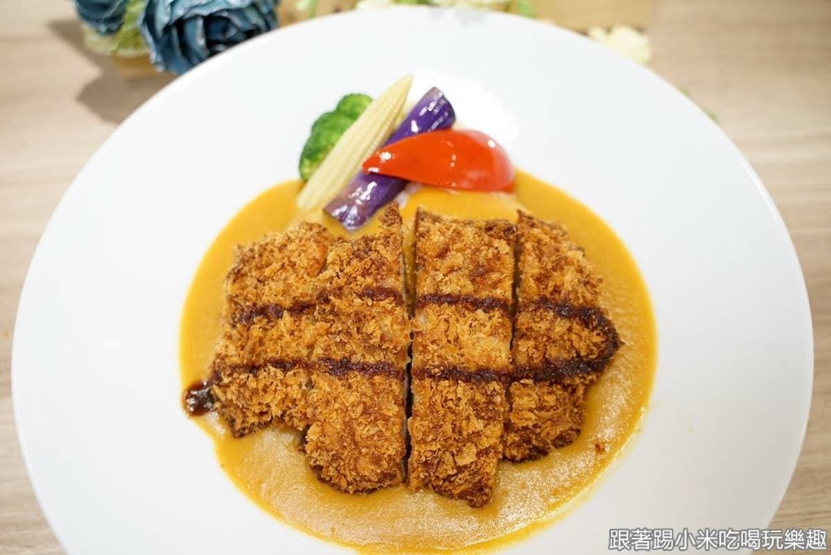 【新開店】全台唯一!新竹邪惡系丼飯用鍋鏟裝肉,4種肉品、8道小菜讓你吃到翻 【新開店】全台唯一!新竹邪惡系丼飯用鍋鏟裝肉,4種肉品、8道小菜讓你吃到翻