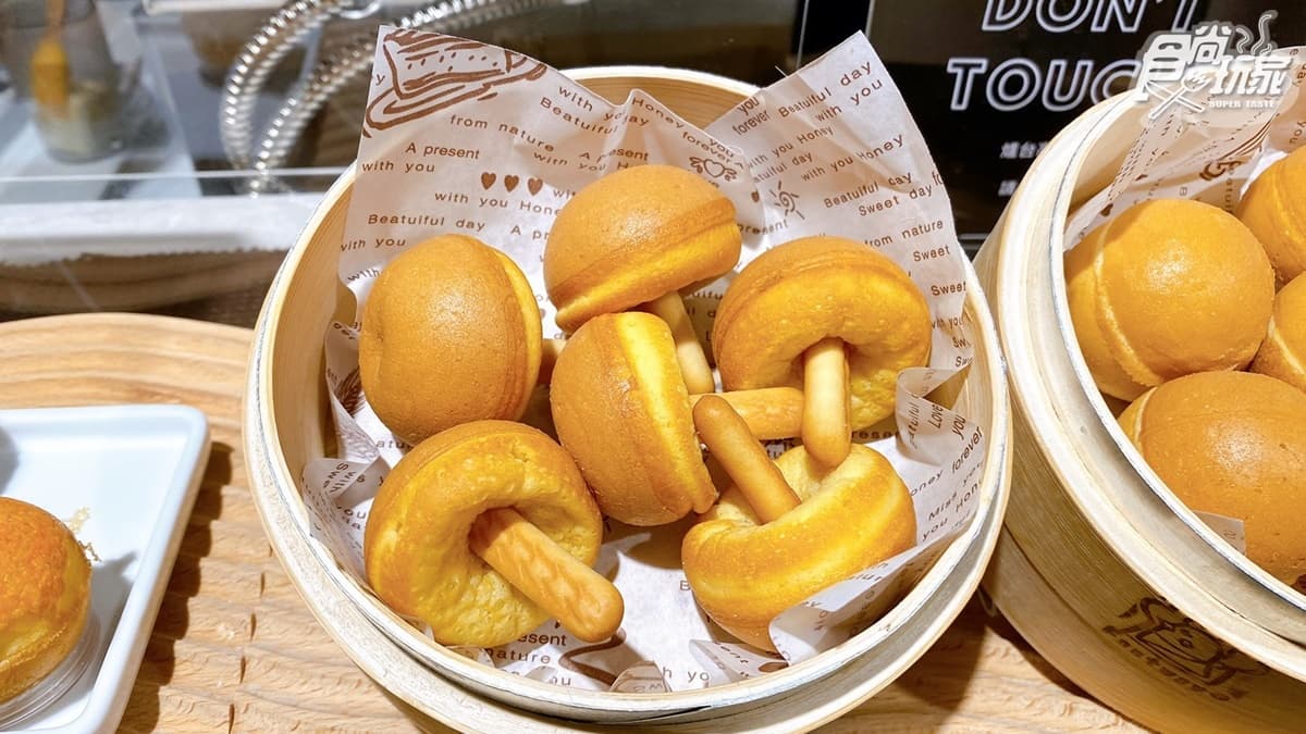 【新開店】其實是鬆餅啦！「迷你漢堡」夾生菜、起司、肉片，還有蘑菇造型超好拍
