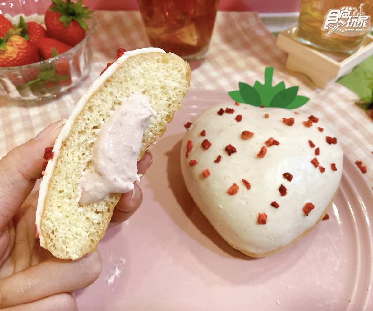 限時買三送一!Mister Donut「白雪草莓季」開跑,先吃夢幻系「白雪草莓貝貝」 限時買三送一!Mister Donut「白雪草莓季」開跑,先吃夢幻系「白雪草莓貝貝」