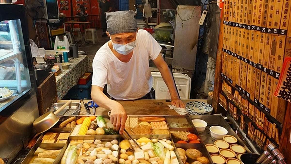 南雅夜市必吃關東煮!蔬果熬湯喝3碗以上才滿足,蘿蔔透甜評價5顆星