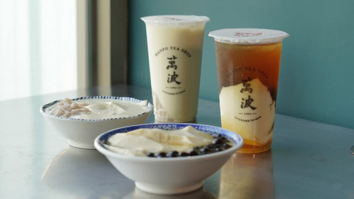 波霸、小芋圓、嫩仙草配著吃！萬波古早味「軟嫩豆花」系列這時有，還可免費加薑