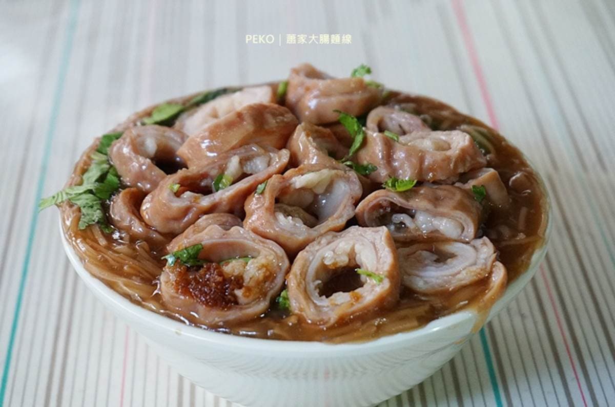三重人才知！50年老字號大腸麵線從三輪車賣到有店面，加推老饕級霸氣吃法
