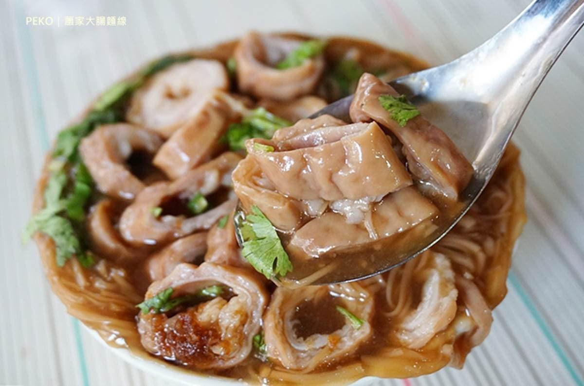 三重人才知！50年老字號大腸麵線從三輪車賣到有店面，加推老饕級霸氣吃法