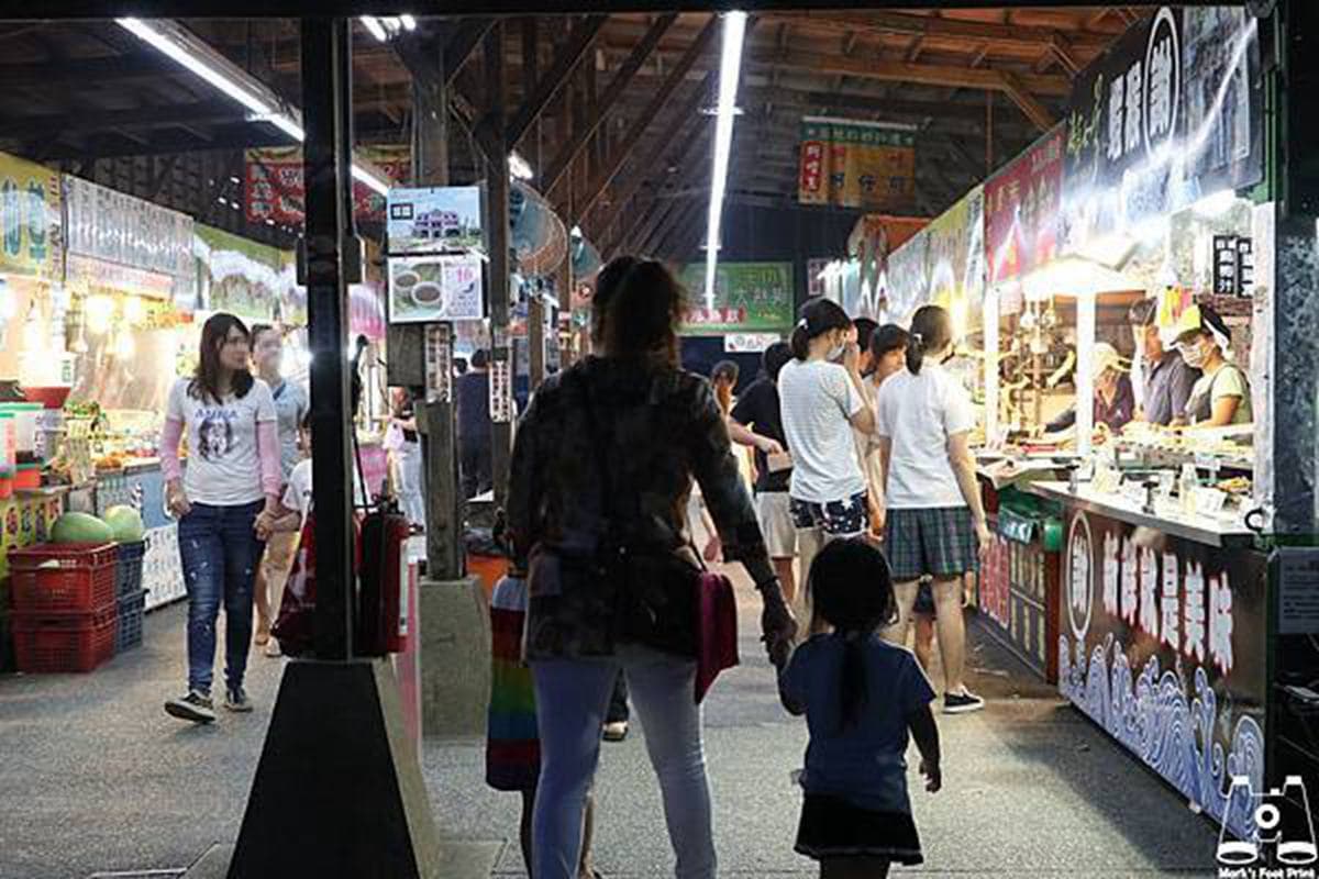 必追打卡點再+1！特色漁港「蚵殼」超吸腈，再踩點巨型燈塔、王者拱橋