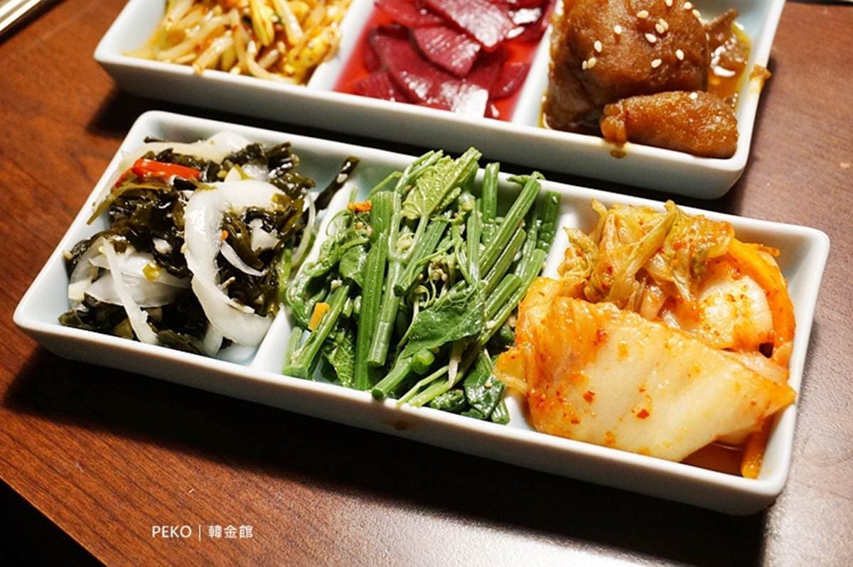 Google評價4.4顆星！台北超夯韓式料理「馬鈴薯排骨湯」湯濃肉嫩，食材疊成一座小山