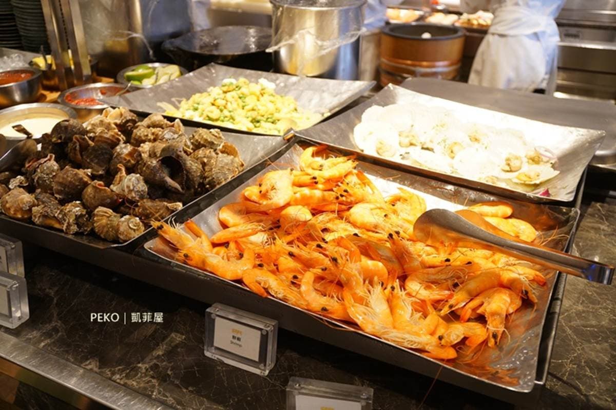 台北必吃Buffet冠軍！10大餐區160道料理，過橋牛肉、現切肋眼牛排、黑松露燉飯大推