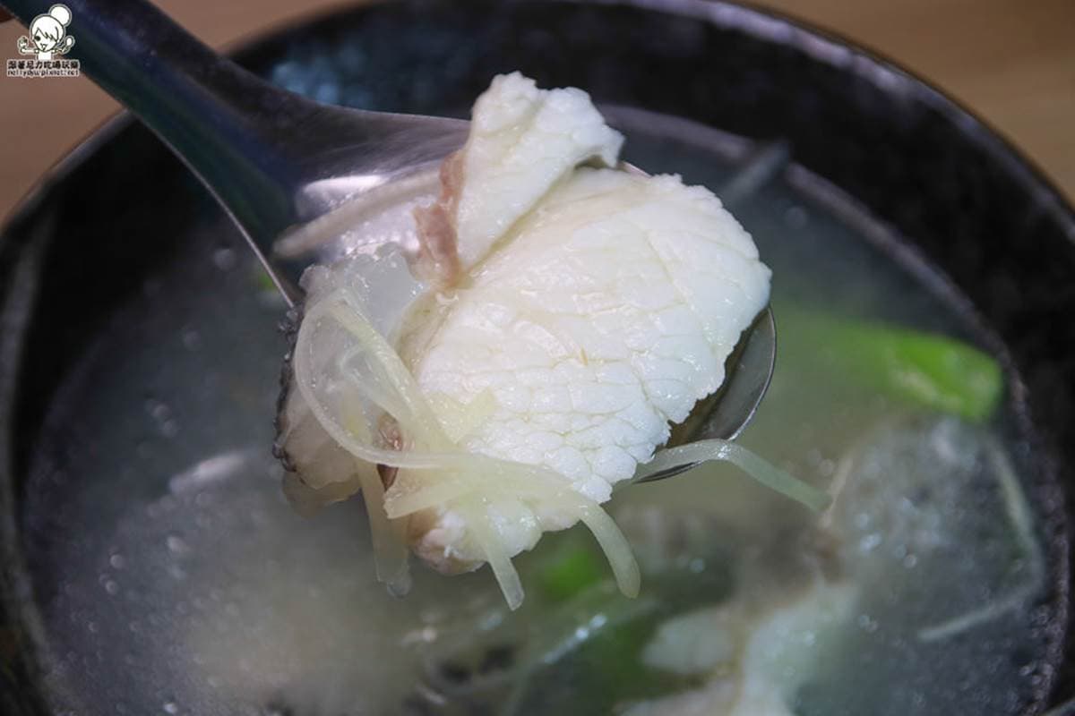 老饕才知！高雄自由市場７必吃：拳頭大爆乳包、老字號東坡肉、龍膽石斑魚湯
