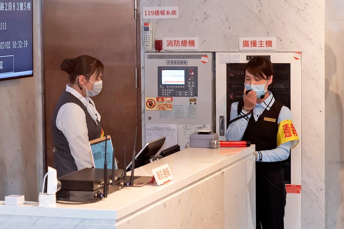 史上最美！超時尚滅火器只有0.8公斤，先搶車用版「太空灰」