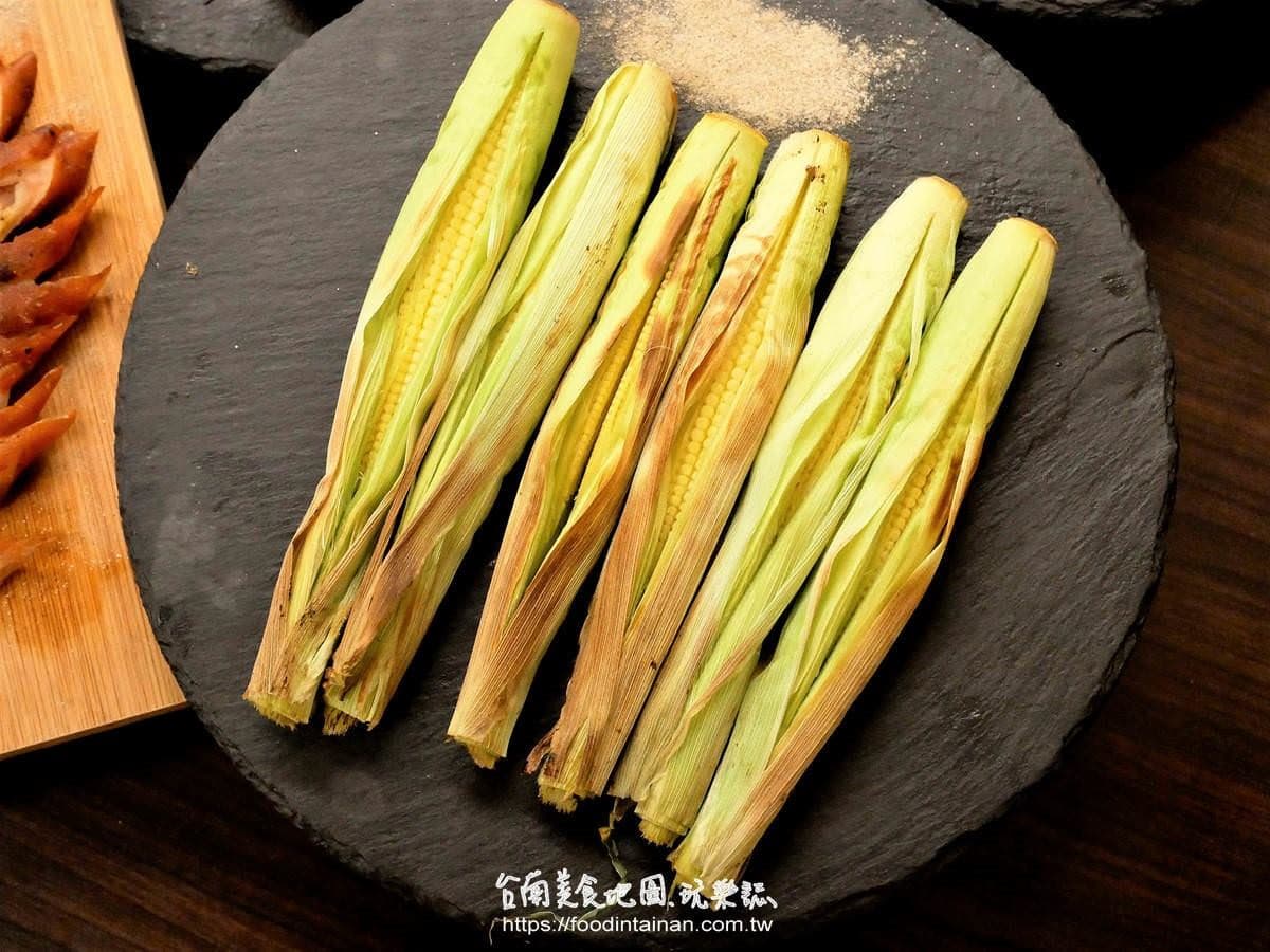 想吃先預約！台南超有哏串燒必點網推「培根包番茄」，脆皮肥腸看到就要搶