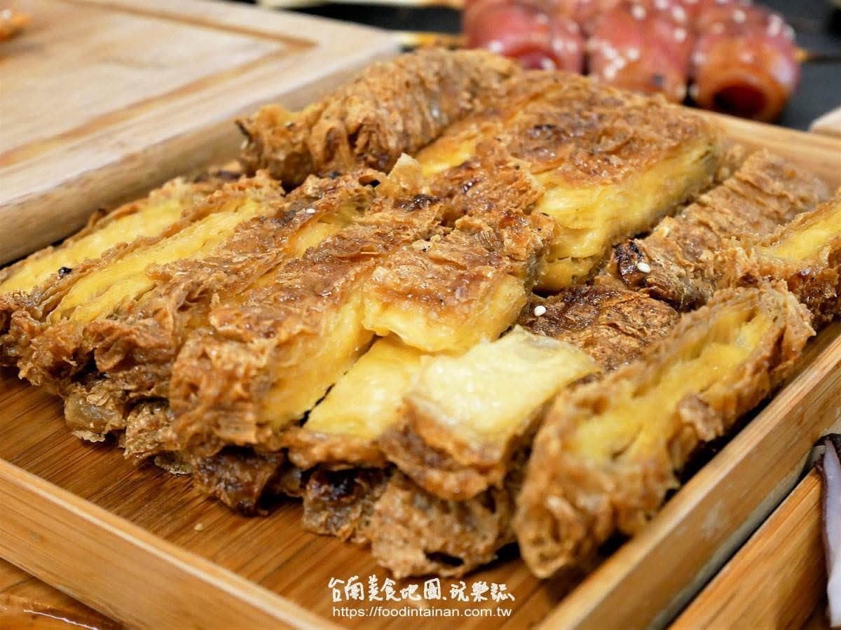 想吃先預約！台南超有哏串燒必點網推「培根包番茄」，脆皮肥腸看到就要搶