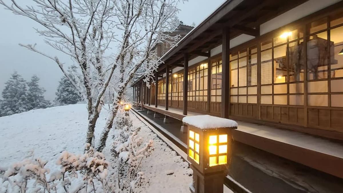 一秒飛日本!太平山文史館白雪皚皚美呆,這周有望再度降雪 一秒飛日本!太平山文史館白雪皚皚美呆,這周有望再度降雪