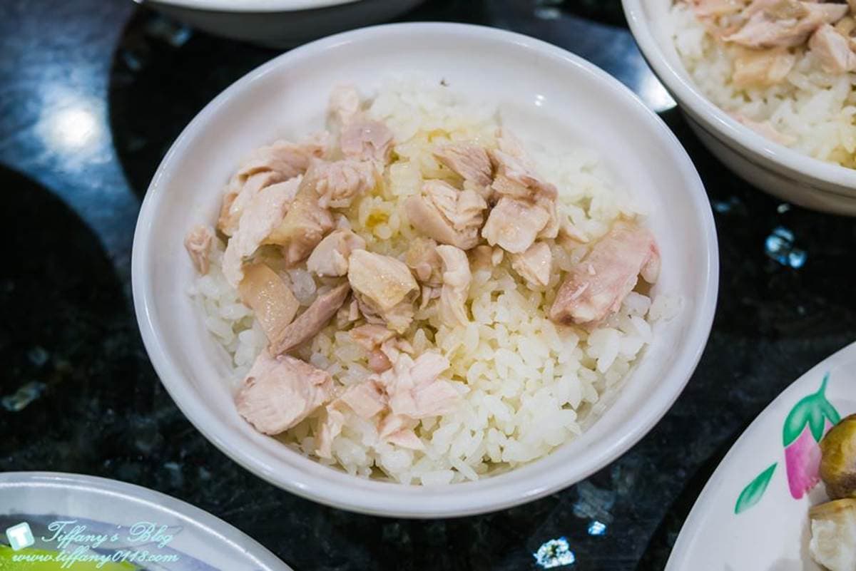 想吃先拿號碼牌!嘉義最夯沙鍋魚頭搭沙魚燻、火雞飯超滿足,內用還免費無限加湯 想吃先拿號碼牌!嘉義最夯沙鍋魚頭搭沙魚燻、火雞飯超滿足,內用還免費無限加湯