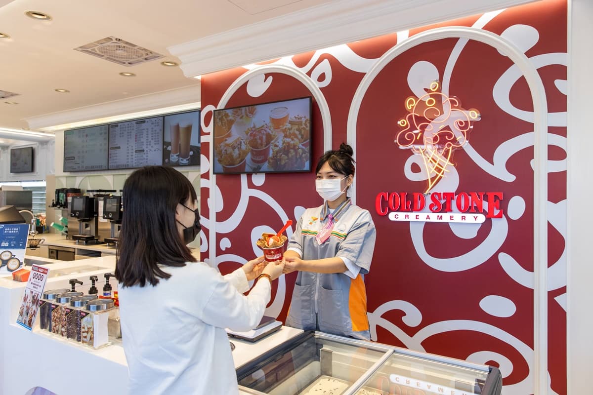 開幕拿買一送一券！全台首間「7-11 x COLD STONE複合店」在這，10款冰品獨家吃