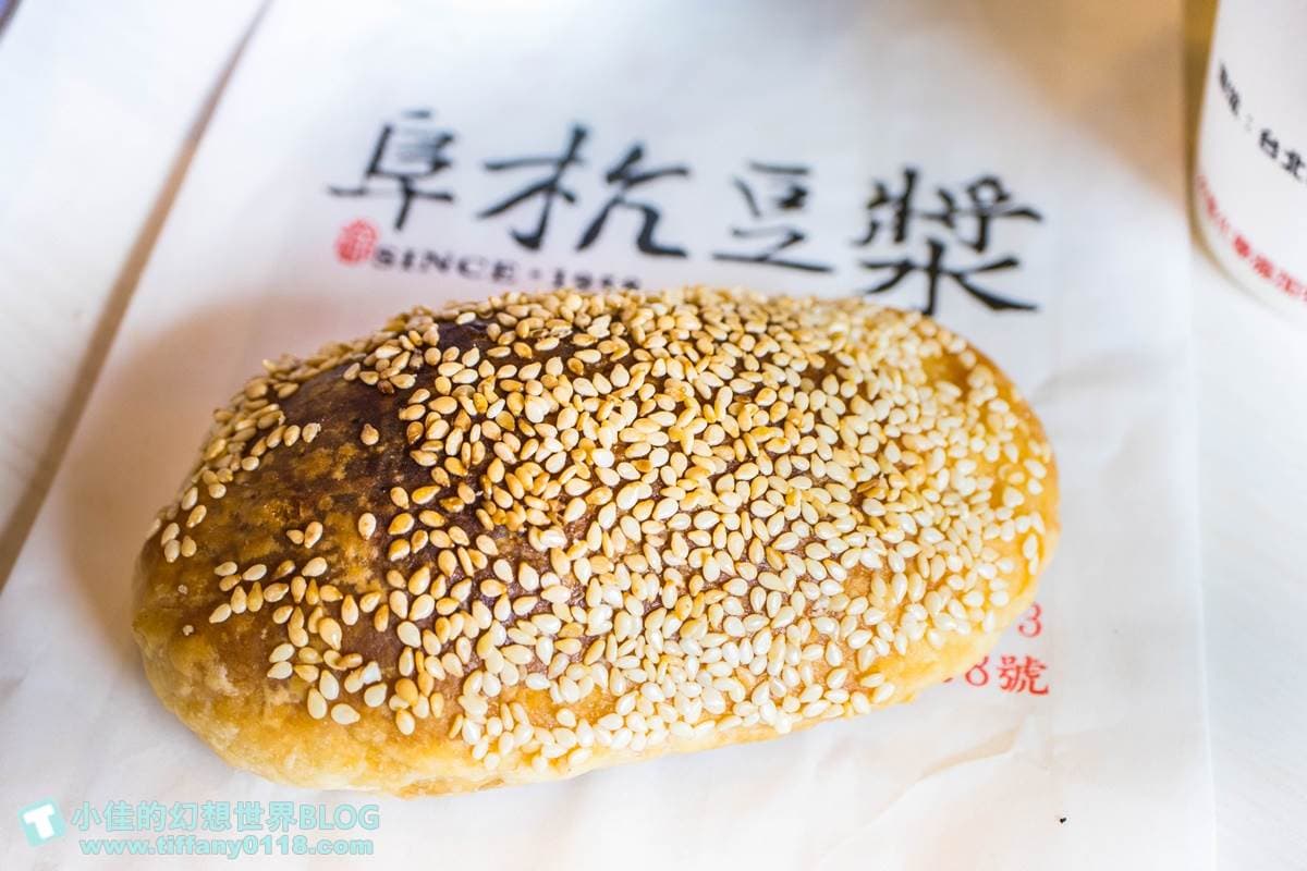 凌晨5點半就排隊!台北超夯早餐必點這7樣:豆腐花鹹豆漿、厚燒餅夾蛋、焦糖甜餅 凌晨5點半就排隊!台北超夯早餐必點這7樣:豆腐花鹹豆漿、厚燒餅夾蛋、焦糖甜餅
