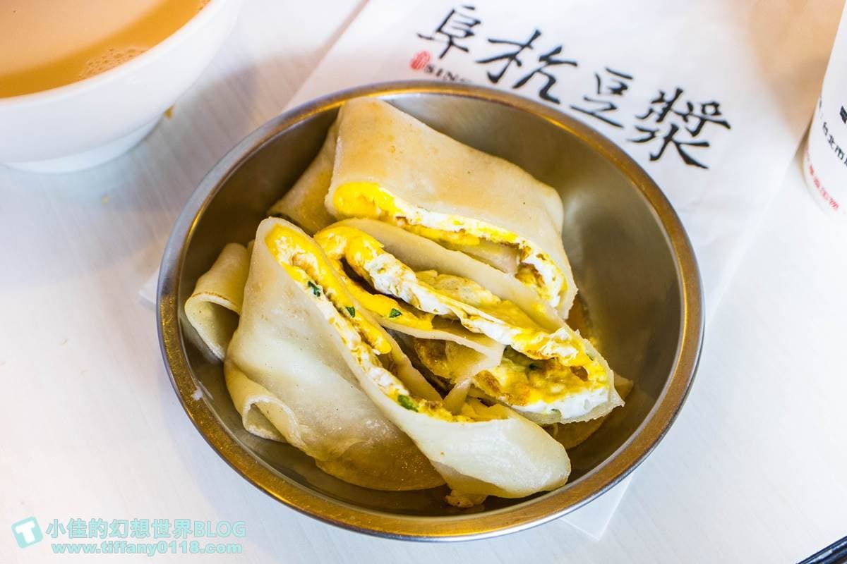 凌晨5點半就排隊!台北超夯早餐必點這7樣:豆腐花鹹豆漿、厚燒餅夾蛋、焦糖甜餅 凌晨5點半就排隊!台北超夯早餐必點這7樣:豆腐花鹹豆漿、厚燒餅夾蛋、焦糖甜餅