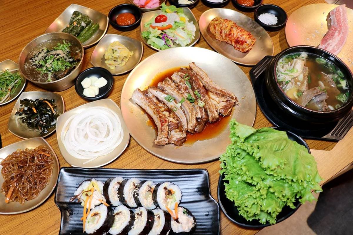 吃肉不用動手！台北8家專人服務燒烤店：超人氣一頭牛套餐、咖啡香和牛吃得到