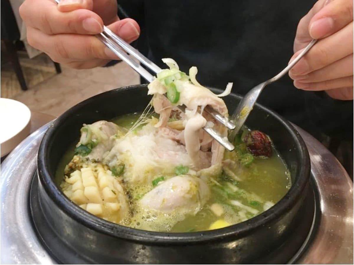 一秒置身韓國食堂！國民美食「尹道勲論峴蔘雞湯」登台，大嗑去骨雞腿肉、莞島郡鮑魚