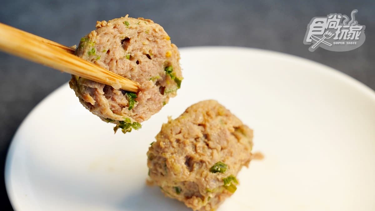 火鍋控必嗑！老店超澎派「牛肉超載鍋」，988元一次吃到7種部位、還送整盒牛五花