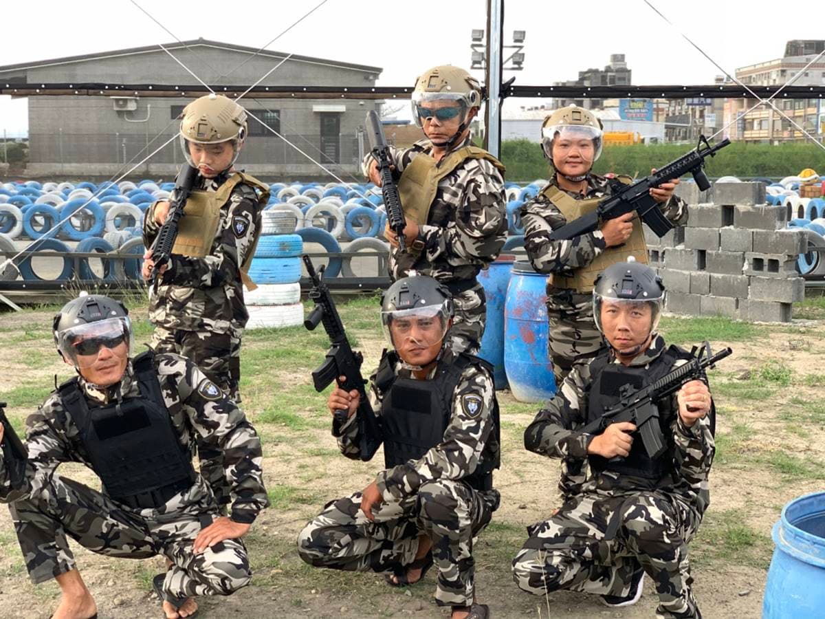 恐龍陪尬車!墾丁賽車場親子比甩尾,超夯水彈槍激戰不傷身 恐龍陪尬車!墾丁賽車場親子比甩尾,超夯水彈槍激戰不傷身