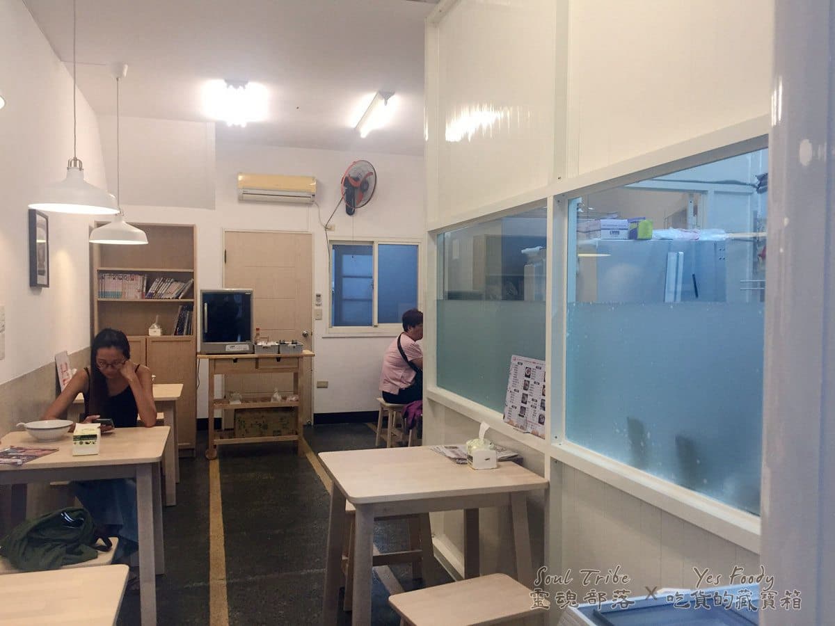 選擇困難症發作！新店港式粥品菜單選擇多達30種，吃貨激推必點海陸牛魚粥
