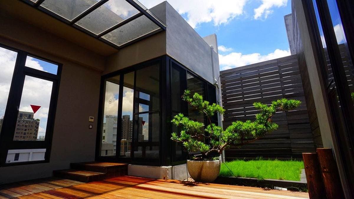 逢甲夜市旁首選旅宿！「森林套房」有和室玻璃屋、電動床，免費吃草悟道名店早餐